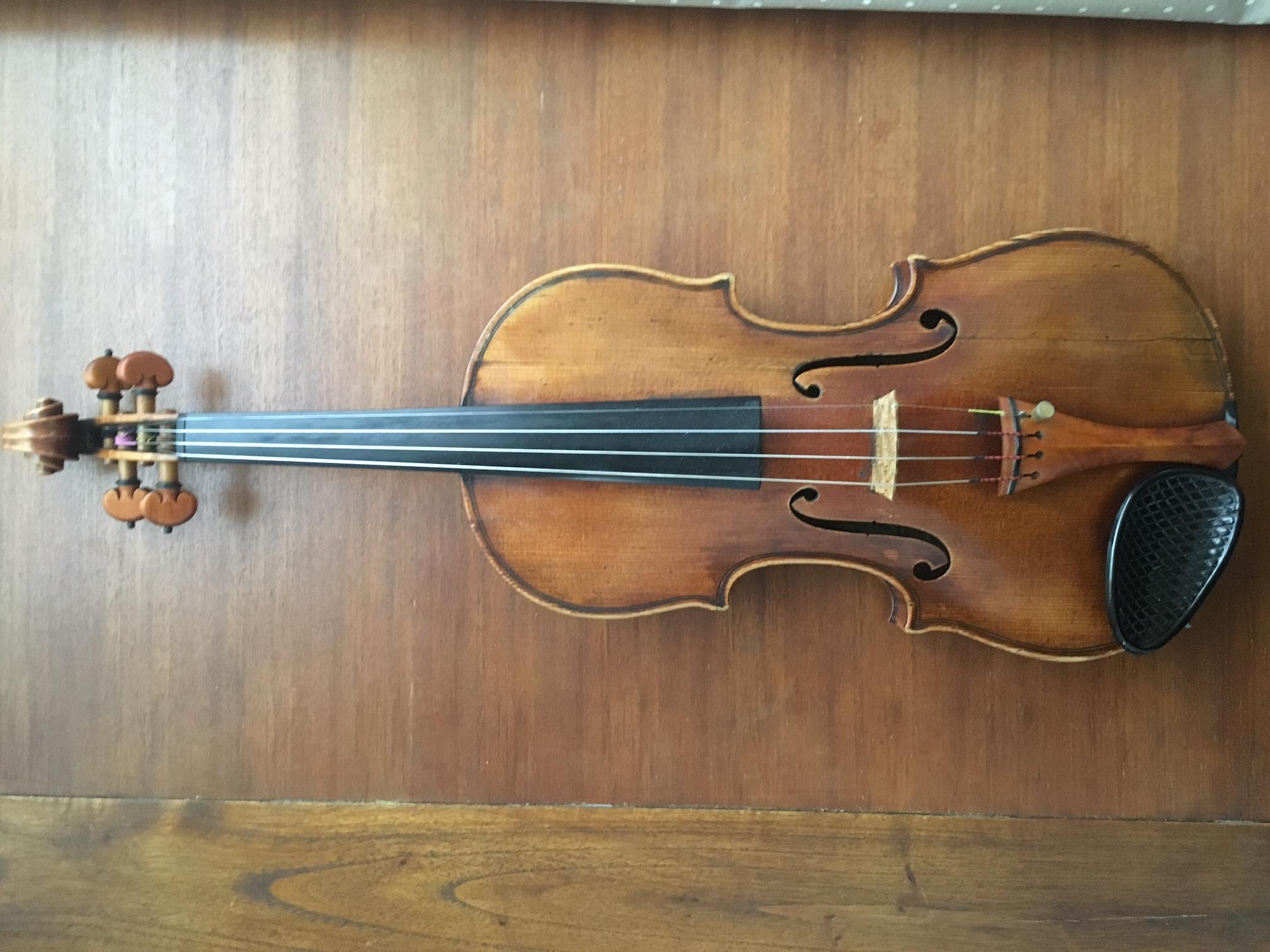 violin antiguo. Paolo Castello