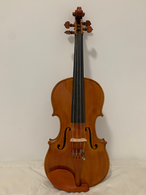 Violín 4/4 realizado a mano por el luthier argentino Sebastián Márquez