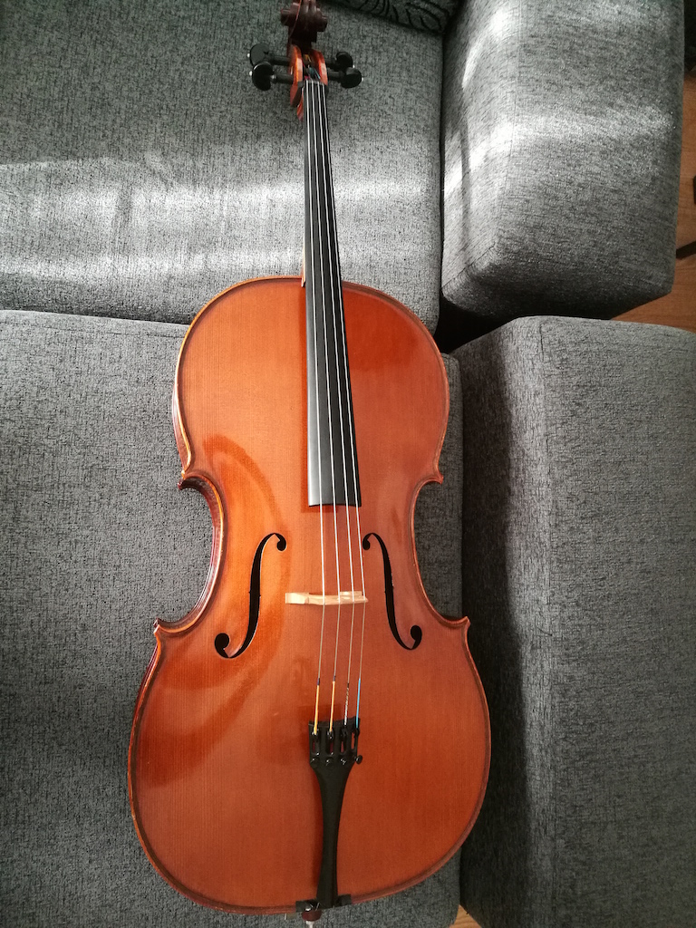 violoncello Turambar. Luthier de Ópera